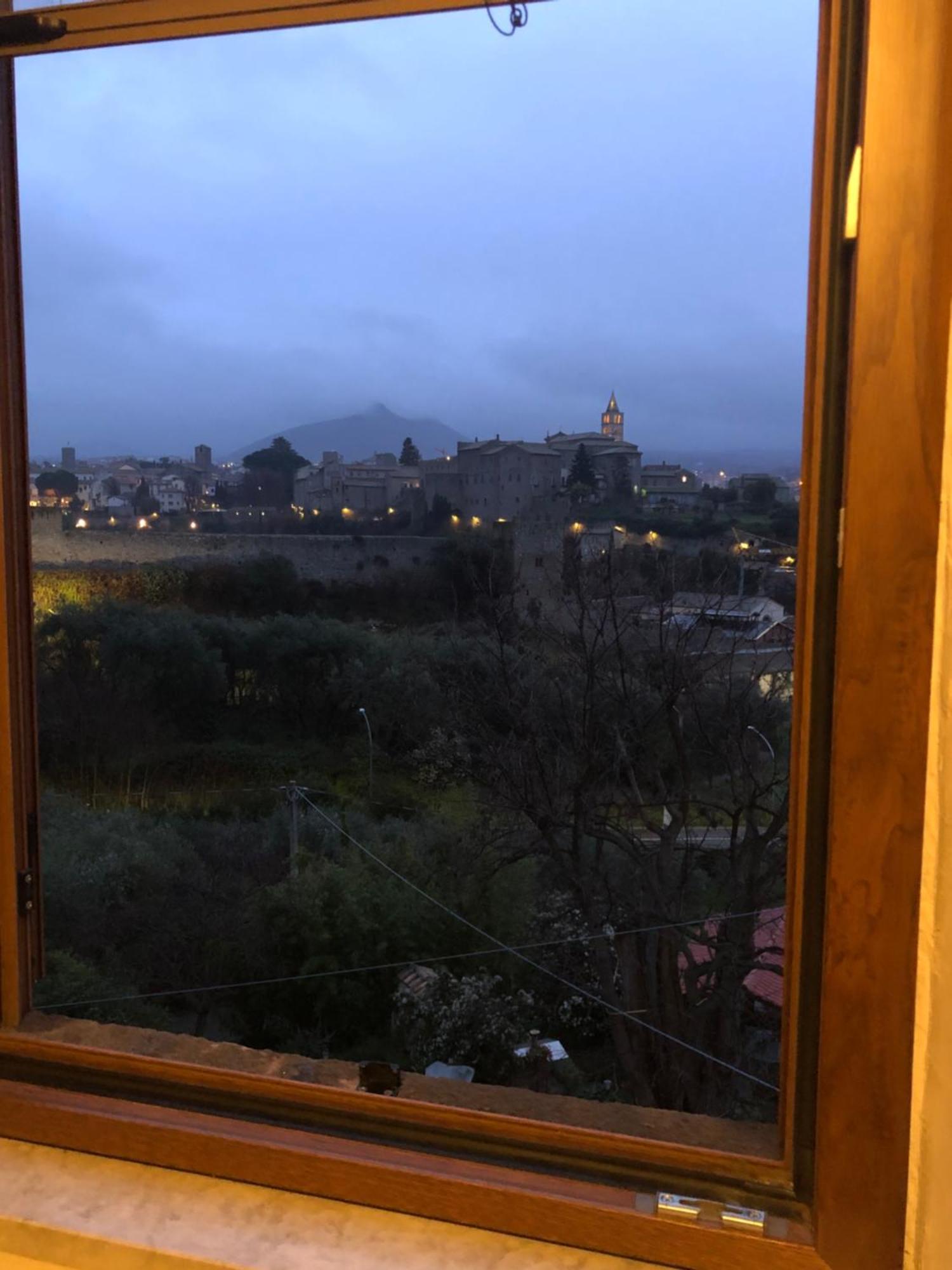 비테르보 La Finestra Di Umberto Vicino Al Centro Con Parcheggio Privato B&B 외부 사진