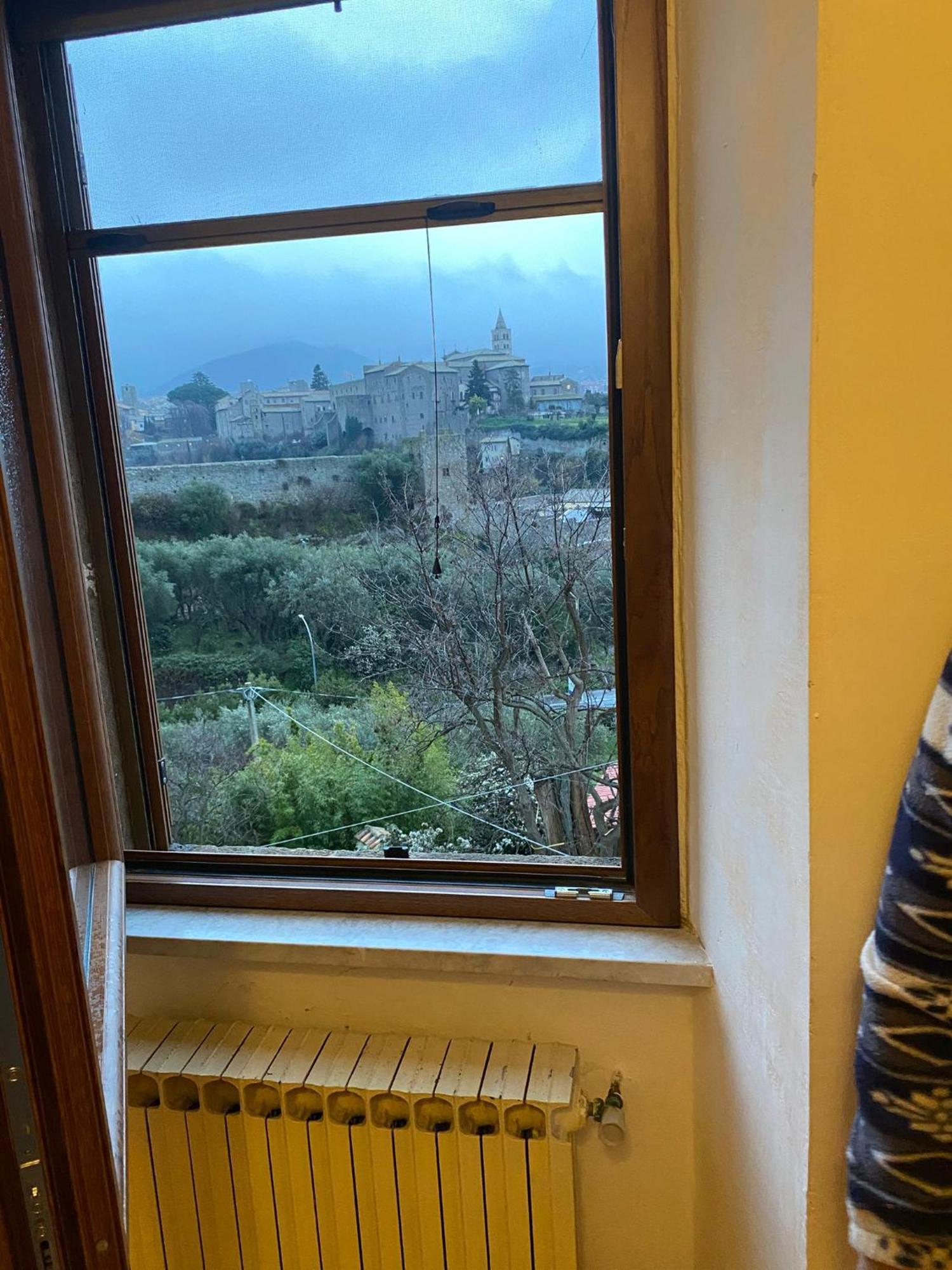 비테르보 La Finestra Di Umberto Vicino Al Centro Con Parcheggio Privato B&B 외부 사진